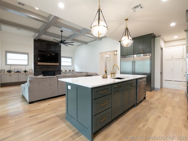 12615 S Granite Avenue E, Bixby, OK 74008