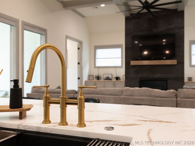 12615 S Granite Avenue E, Bixby, OK 74008