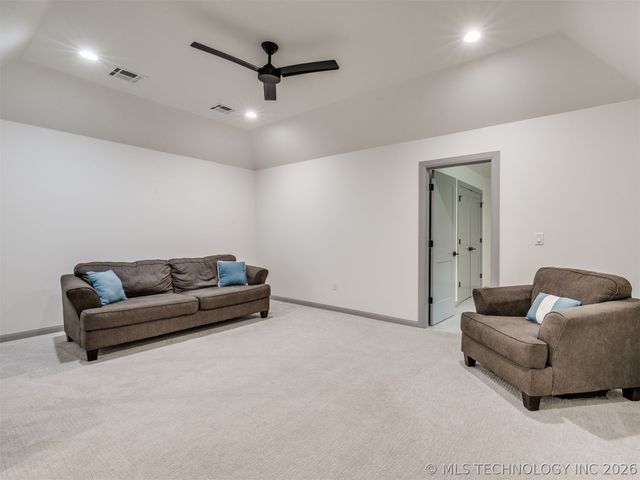 12615 S Granite Avenue E, Bixby, OK 74008