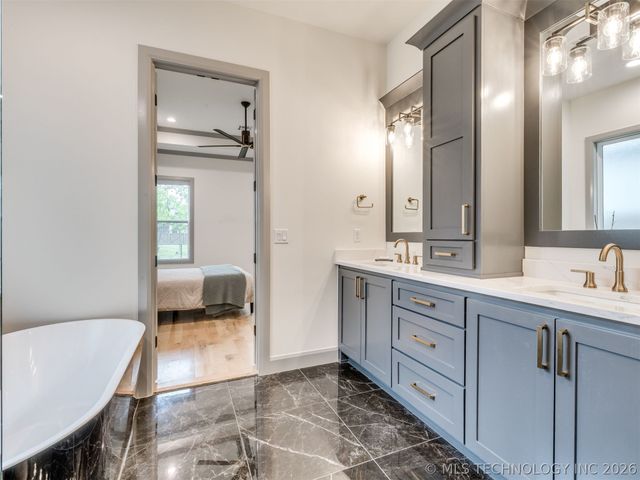 12615 S Granite Avenue E, Bixby, OK 74008