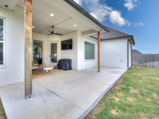 12615 S Granite Avenue E, Bixby, OK 74008