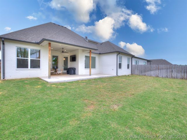 12615 S Granite Avenue E, Bixby, OK 74008