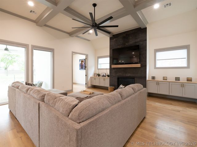 12615 S Granite Avenue E, Bixby, OK 74008