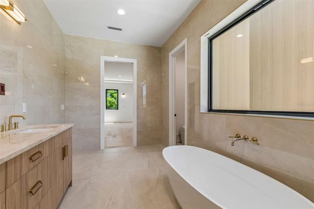 206 S TREASURE DRIVE, Tampa, FL 33609