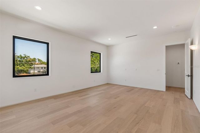 206 S TREASURE DRIVE, Tampa, FL 33609