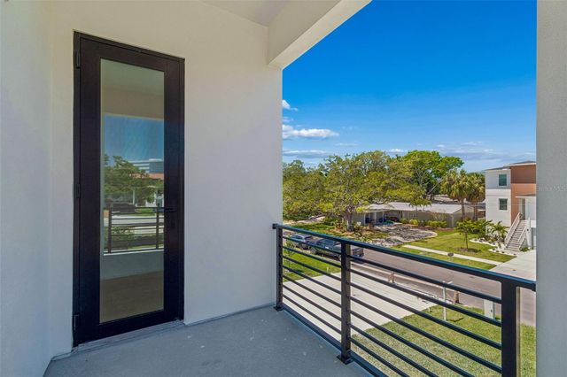 206 S TREASURE DRIVE, Tampa, FL 33609