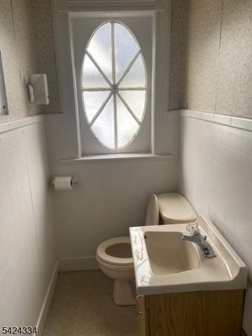 11 E Union Ave, Bound Brook Boro, NJ 08805