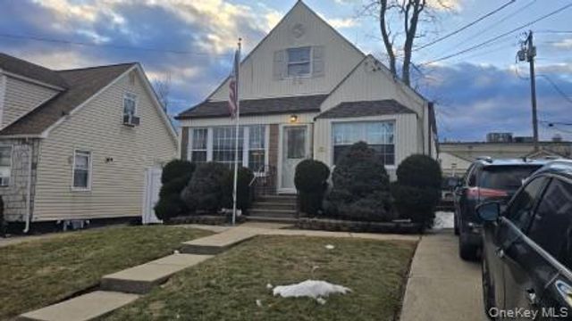 32 Butler Boulevard, Elmont, NY 11003