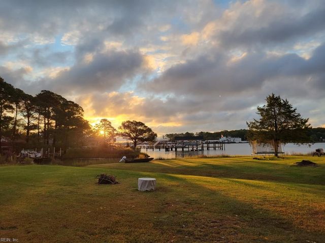 400 Dandy Loop RD, Yorktown, VA 23692