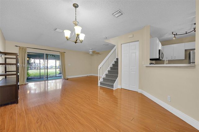 1121 SW 44th Ave, Deerfield Beach, FL 33442