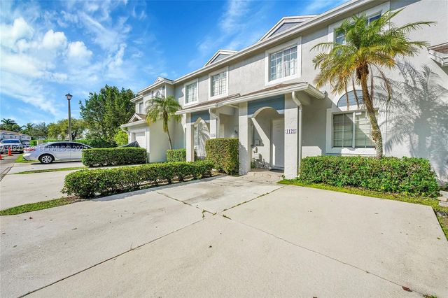 1121 SW 44th Ave, Deerfield Beach, FL 33442