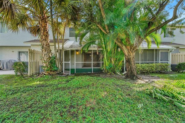 1121 SW 44th Ave, Deerfield Beach, FL 33442