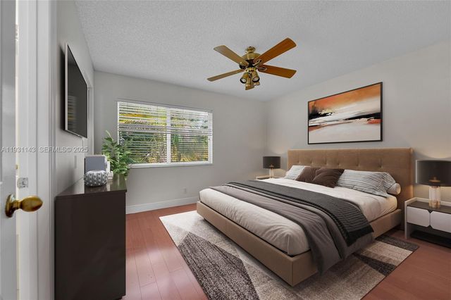 1121 SW 44th Ave, Deerfield Beach, FL 33442