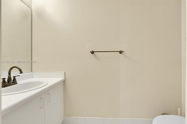 1121 SW 44th Ave, Deerfield Beach, FL 33442