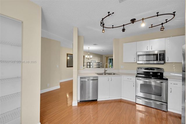 1121 SW 44th Ave, Deerfield Beach, FL 33442