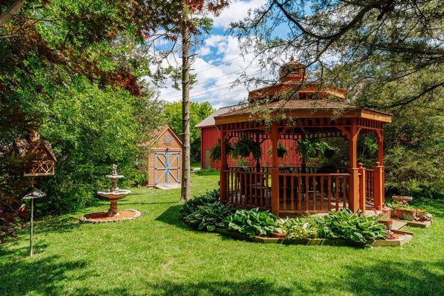 1538 3rd STREET, Delafield, WI 53018