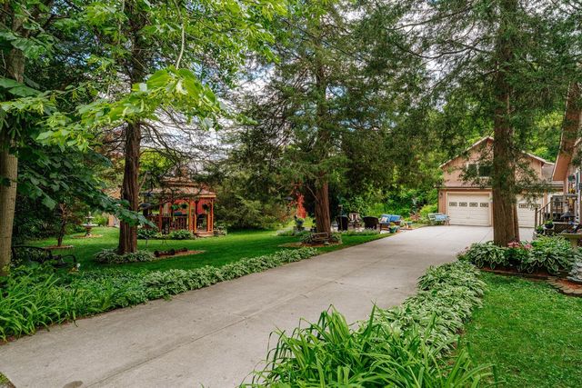 1538 3rd STREET, Delafield, WI 53018