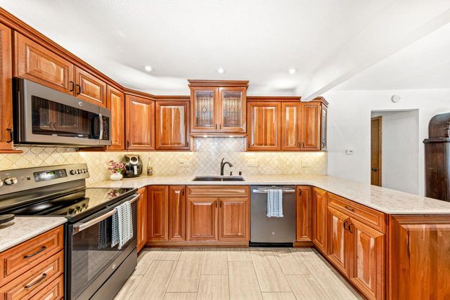 1538 3rd STREET, Delafield, WI 53018