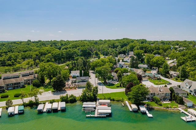 1538 3rd STREET, Delafield, WI 53018