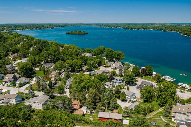 1538 3rd STREET, Delafield, WI 53018