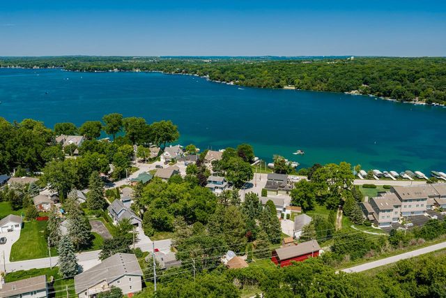 1538 3rd STREET, Delafield, WI 53018