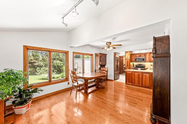 1538 3rd STREET, Delafield, WI 53018
