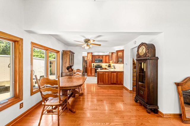 1538 3rd STREET, Delafield, WI 53018