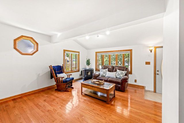 1538 3rd STREET, Delafield, WI 53018