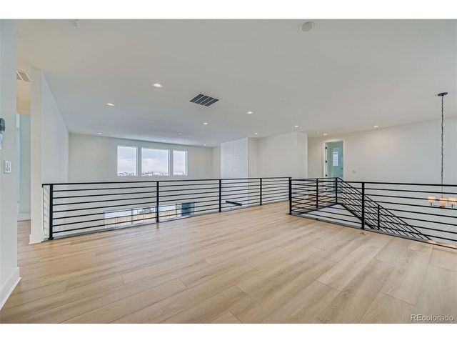 3142 Westcliff Dr, Loveland, CO 80538