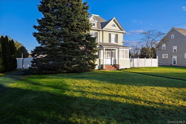 2483 Central Avenue, Baldwin, NY 11510