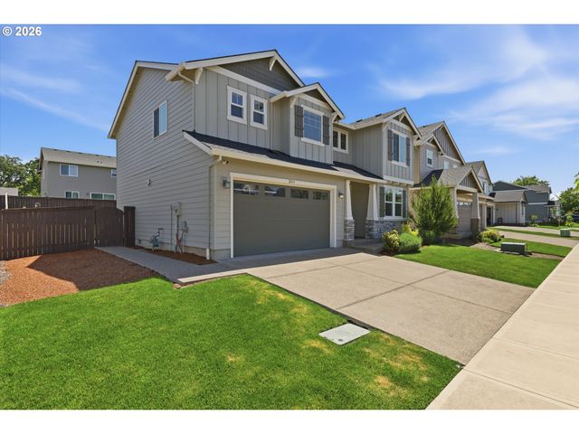 2814 Nw SHADDEN Dr, Mc Minnville, OR 97128