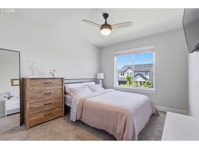 2814 Nw SHADDEN Dr, Mc Minnville, OR 97128