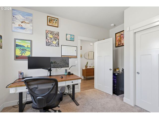 2814 Nw SHADDEN Dr, Mc Minnville, OR 97128