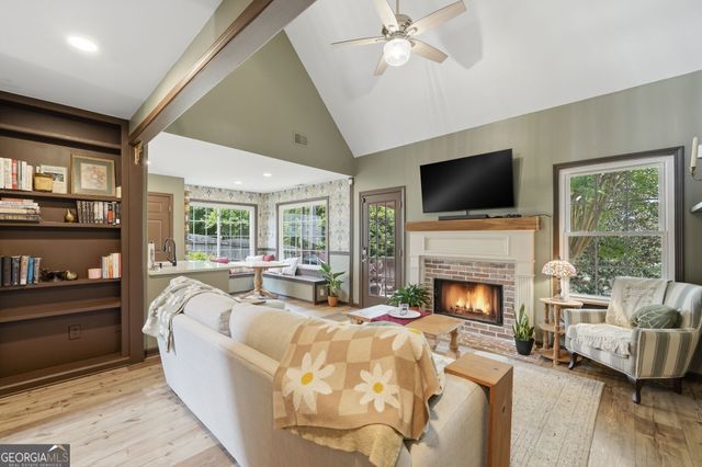 5080 Newpark Drive NW, Acworth, GA 30101