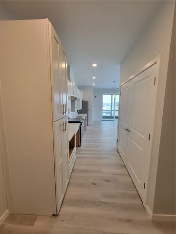 5905 Stagecoach Drive 3102, 3105, 3202, 3205, West Des Moines, IA 50266