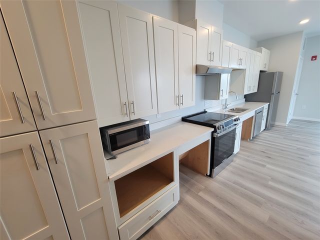 5905 Stagecoach Drive 3102, 3105, 3202, 3205, West Des Moines, IA 50266