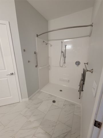 5905 Stagecoach Drive 3102, 3105, 3202, 3205, West Des Moines, IA 50266