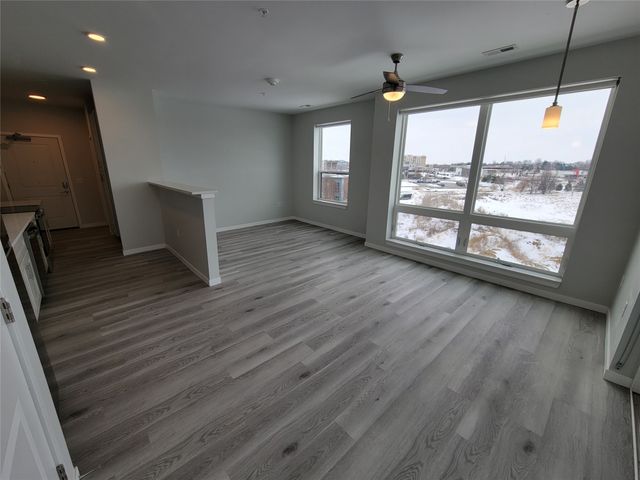 5905 Stagecoach Drive 3102, 3105, 3202, 3205, West Des Moines, IA 50266