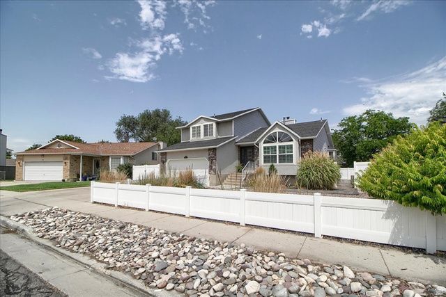 4821 S BITTER ROOT DR, Taylorsville, UT 84129