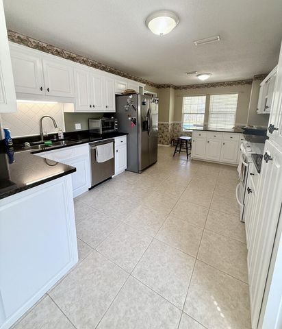 113 Belton Dr, Dothan, AL 36305