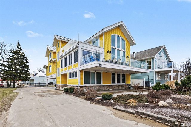 340 Lake Street, Saint Joseph, MI 49085