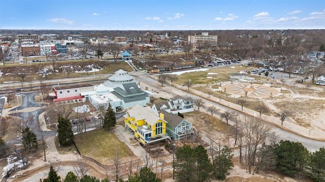 340 Lake Street, Saint Joseph, MI 49085