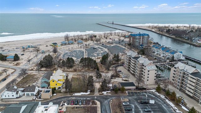 340 Lake Street, Saint Joseph, MI 49085