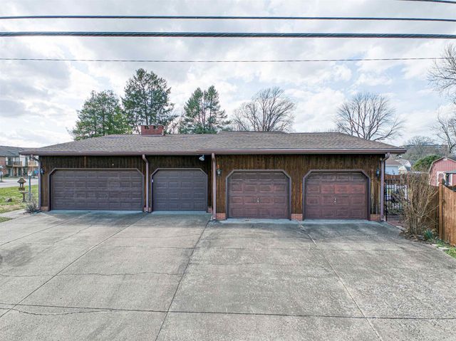 5520 Monroe Avenue, Evansville, IN 47715
