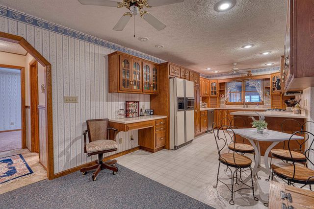 5520 Monroe Avenue, Evansville, IN 47715