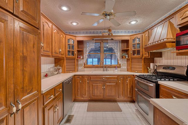 5520 Monroe Avenue, Evansville, IN 47715