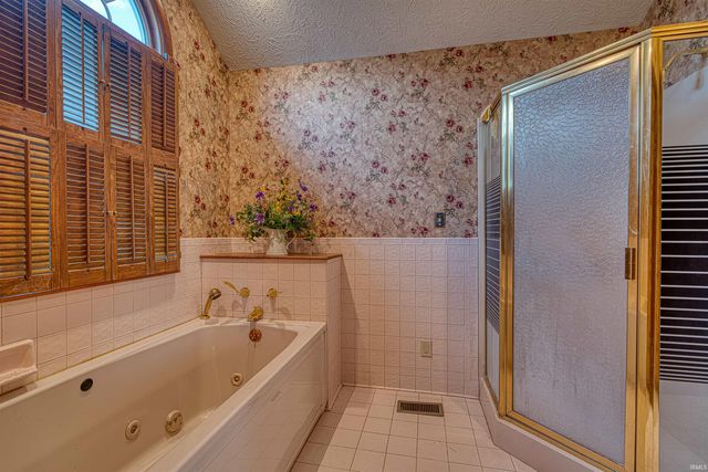 5520 Monroe Avenue, Evansville, IN 47715