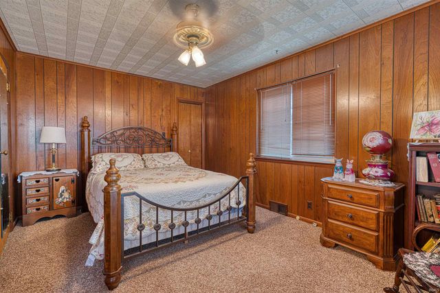 5520 Monroe Avenue, Evansville, IN 47715