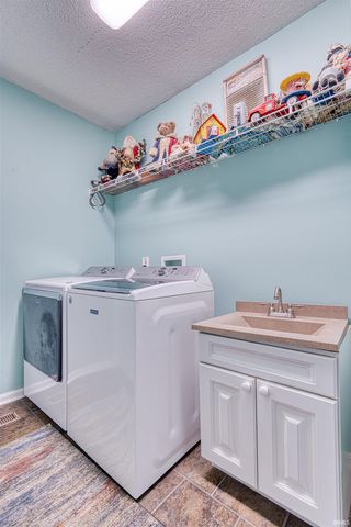 5520 Monroe Avenue, Evansville, IN 47715