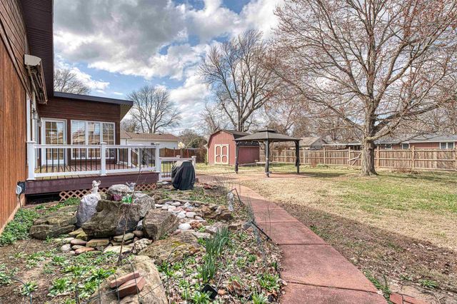 5520 Monroe Avenue, Evansville, IN 47715